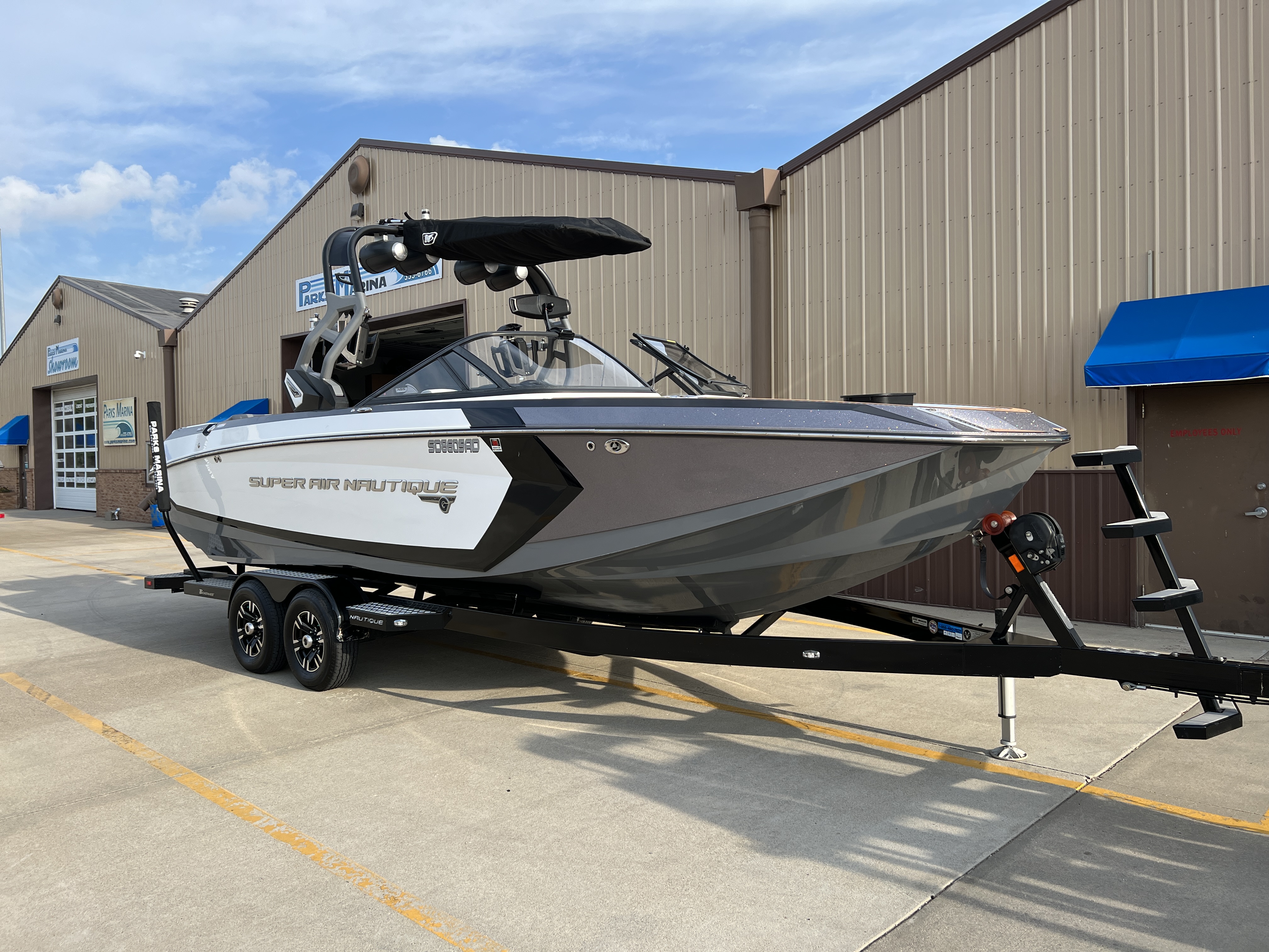 boat.Title